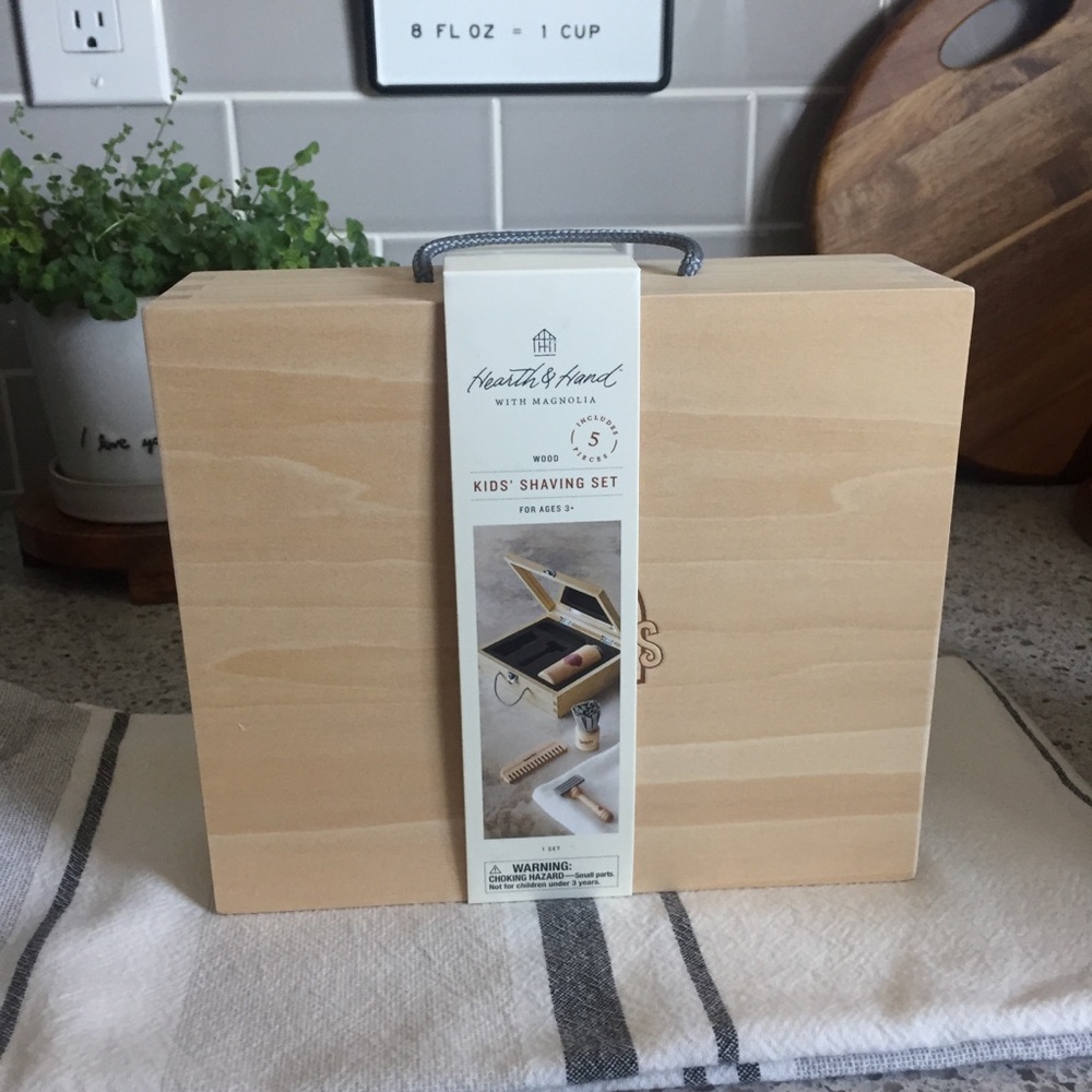 Hearth & Hand Wooden Toy Shaving Kit